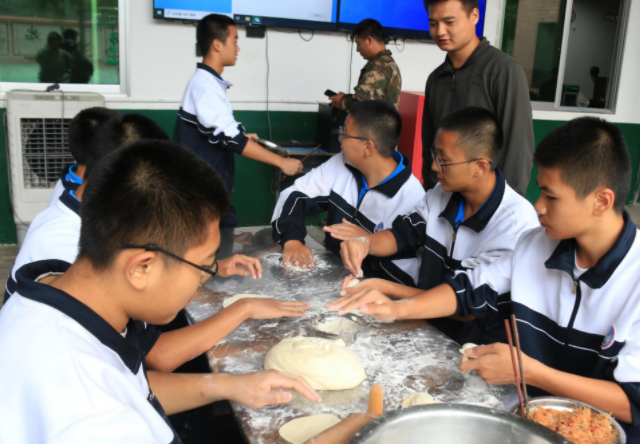 引导学生在实际问题解决中锤炼身手推动
