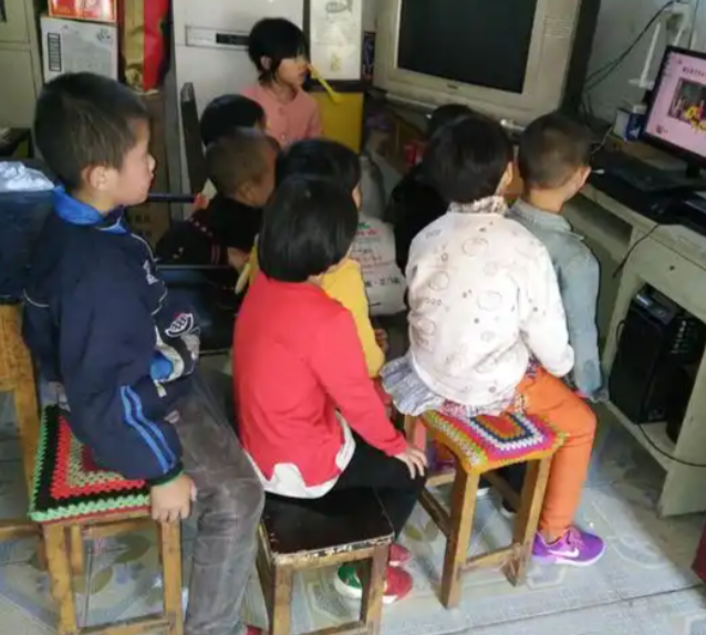 学生推送针对性习题展开1对1教导实现了