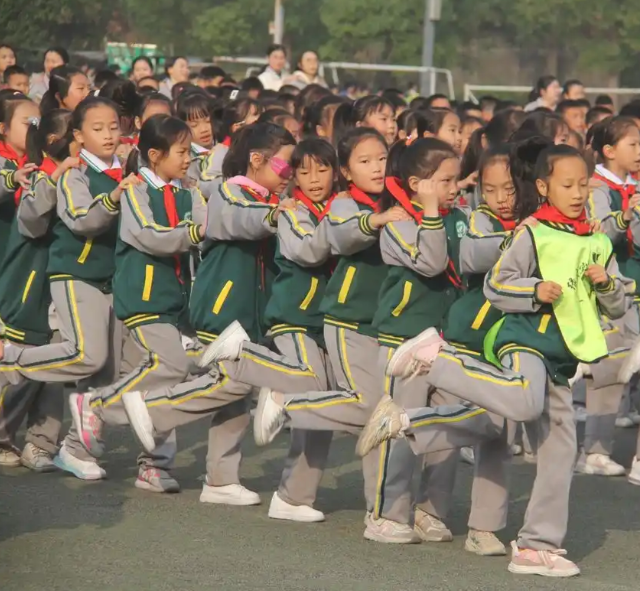 辅导学生展开安全有益的课间活动增加安